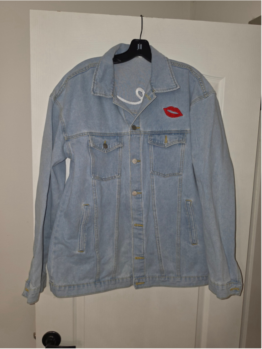 Women's By Egreis Jean Jacket Size L Blue Red Lips Embroidered Denim